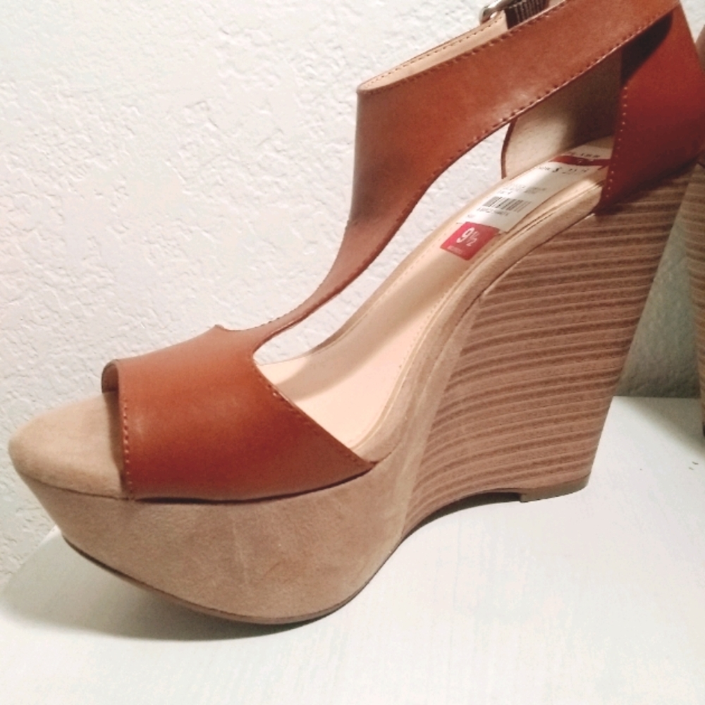 Jessica Simpson's Wedge Sandels